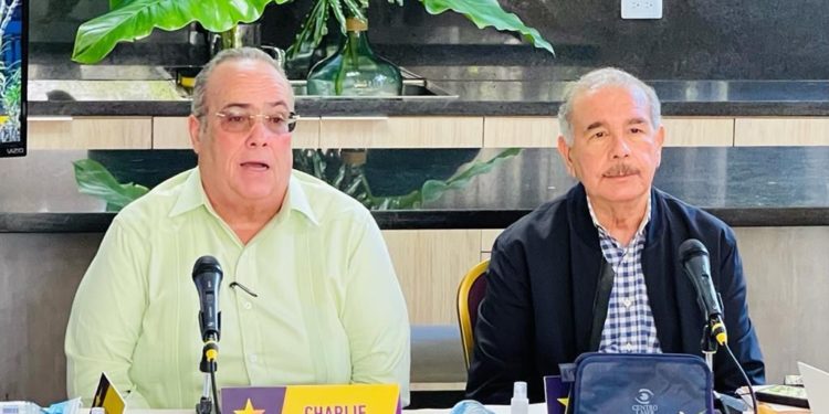 Danilo Medina encabeza reunión del Comité Político del PLD