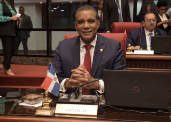 Proyecto del senador Carlos Gómez establece sancionar el ingreso ilegal de extranjeros a República Dominicana