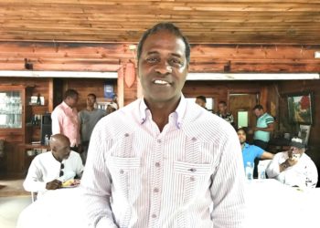 Dr. Rafael González asegura sector salud ha retrocedido al año 2000; sostuvo encuentro con docentes de Yamasá