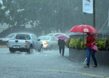 El COE reporta 320 personas desplazadas y mantiene 17 provincias bajo alerta