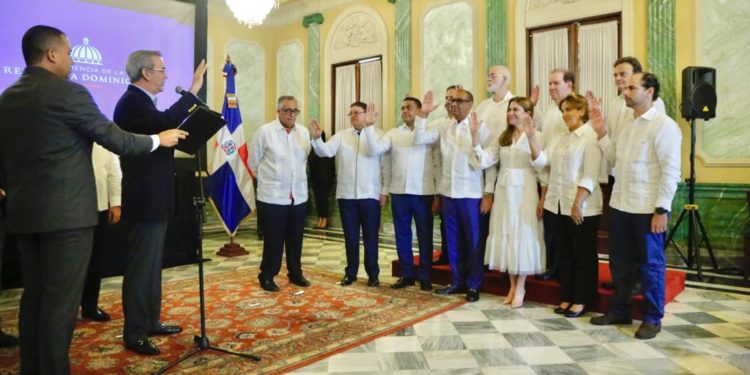 Presidente Abinader juramenta Comité Organizador de los Juegos Centroamericanos y del Caribe 2026