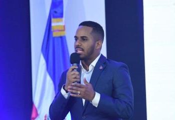 Gobierno destina RD$1,900 millones para programa juvenil Laboratorio de Emprendimiento