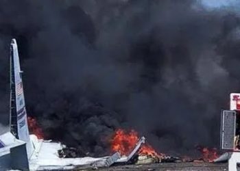 Accidente de avión militar en California deja al menos cuatro muertos