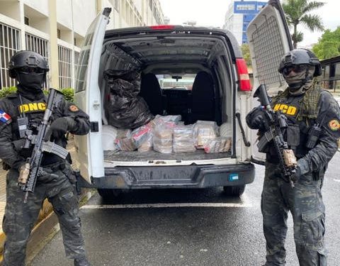 Teniente coronel, sargento y civil detenidos con 237 paquetes de cocaína