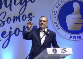 Luis Abinader llama a no mirar «para atrás” y anuncia desde hoy PRM saldrá a las calles