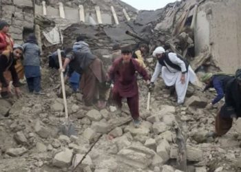 Al menos 920 muertos y cientos de heridos en un fuerte terremoto en Afganistán