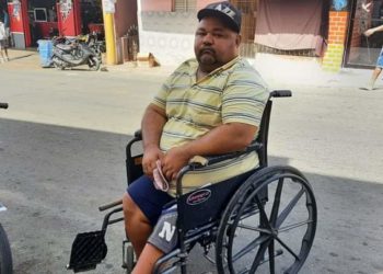 Señor de 43 años solicita ayuda al presidente Luis Abinader para poder operarse de las piernas