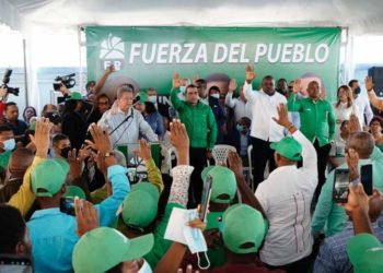 Leonel juramenta en la Fuerza del Pueblo los principales dirigentes del PRM, PLD y PRD de San Luis