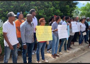 Protestan por tres agentes de la PN detenido en Monte Plata; aseguran se lanzarán a las calles