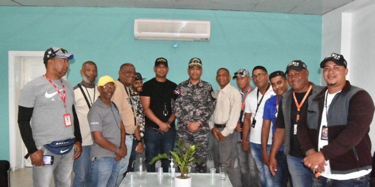 González Moquete se reúne con reporteros de la ciudad de Santiago