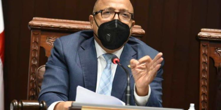 Diputados aprueban dos préstamos por 600 millones de dólares.