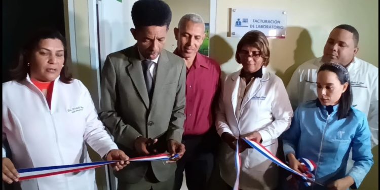 Hospital Robert Reid abre área facturación en laboratorio para evitar largas filas de usuario