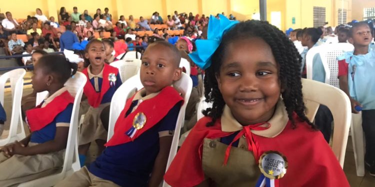 Realizan graduación “Ya sé Leer 2022” con estudiantes de primer grado en Yamasá