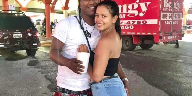 Joven muere y su novia en estado crítico tras ser impactados por una yipeta en La Romana