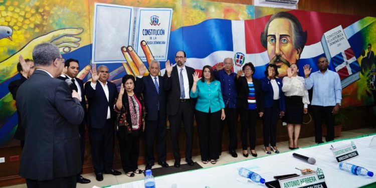 Juramentan miembros del Sistema Nacional Disciplinario de la Fuerza del Pueblo