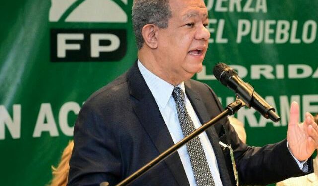 Leonel Fernández asistirá este martes a la JCE a depositar padron de miembros de FP