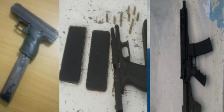 PN incauta fusil, dos pistolas y apresa varias personas en Santiago