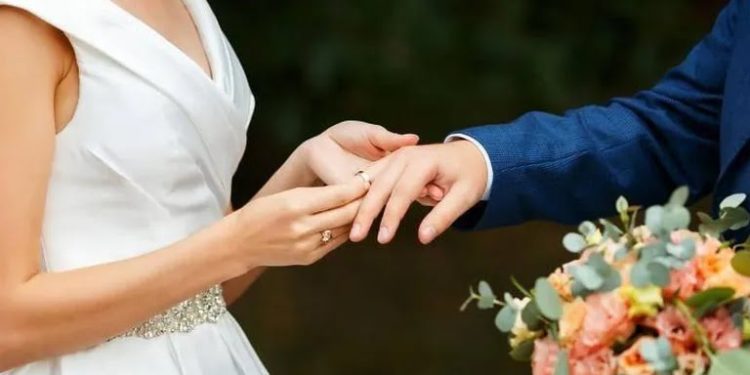 Descubrió que su esposo era una mujer luego de diez meses de matrimonio