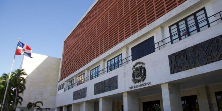 Presidente de la República deposita en el Congreso Nacional proyecto de ley contra la ciberdelincuencia