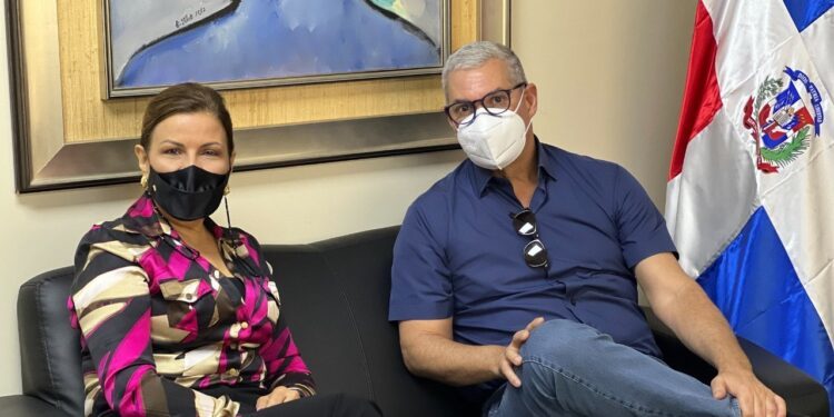 Gonzalo Castillo manifiesta apoyo a Margarita Cedeño para su candidatura