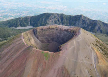 Un turista estadounidense cae al cráter del Vesubio por intentar recuperar el celular con el que quería tomarse una ‘selfie’