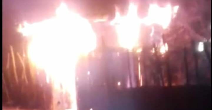 Una vvienda se reduce a cenizas en Azua