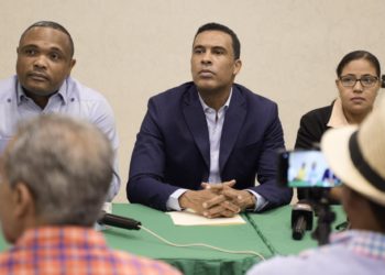 ELVIS ROSARIO ASEGURA EXISTE UNA CRISIS SANITARIA EN SAN CRISTÓBAL