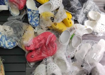 Policía Nacional y Fiscalía del DN ocupan decenas de calzados falsificados que eran comercializados en distintos comercios