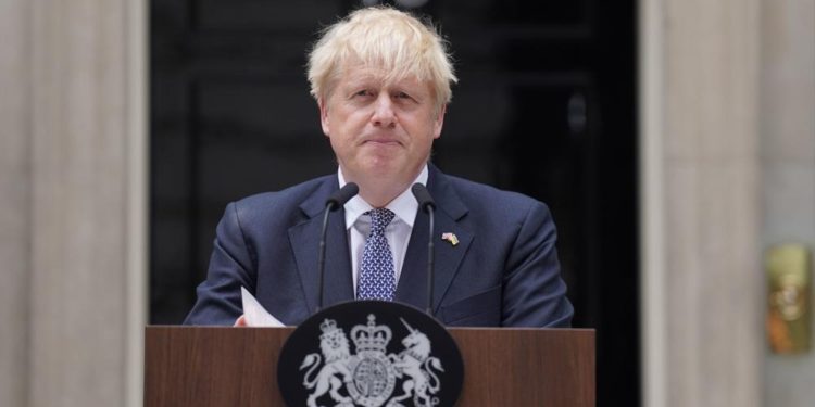 El británico Boris Johnson renuncia como primer ministro en medio de un escándalo