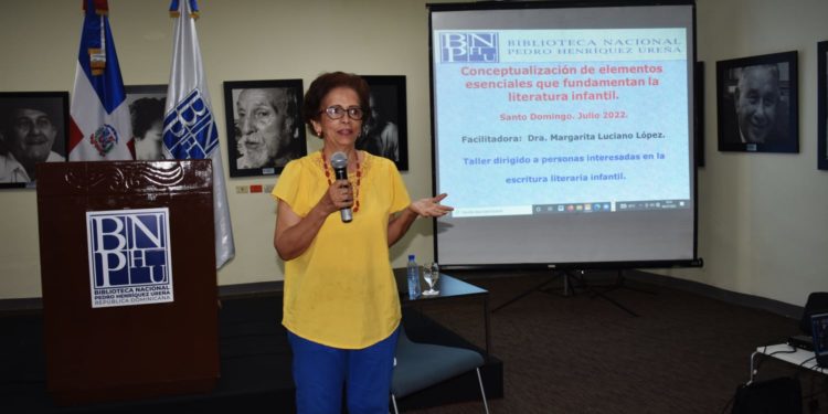 Inicia el taller de literatura infantil organizado por la Biblioteca Nacional