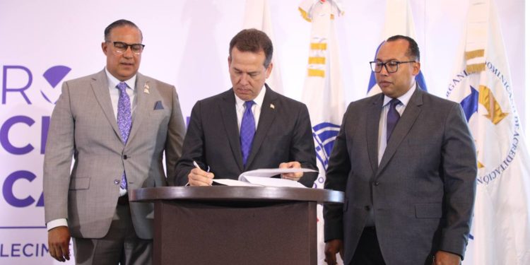 CODOCA celebra segundo foro nacional y firma pacto para fomentar una cultura de calidad en el país