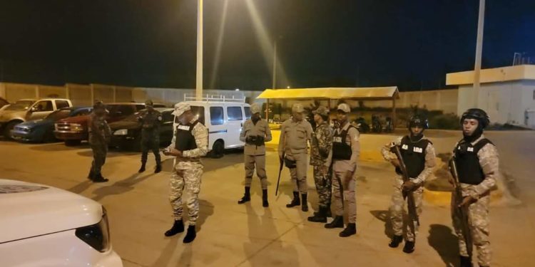 Tras supuesto intento de motín policía llega al CCR-CUCAMA en La Romana