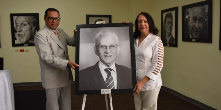 Aseguran instalación retrato de Bruno Rosario en la Biblioteca Nacional es un acto de justica y un reconocimiento a su labor