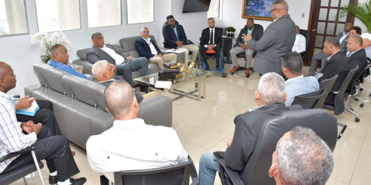 Ministro de Interior y Policía se compromete a resolver principales problemas afectan a pensionados de la PN