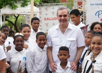 Abinader asegura ayudas sociales buscan mitigar efectos locales de crisis internacional