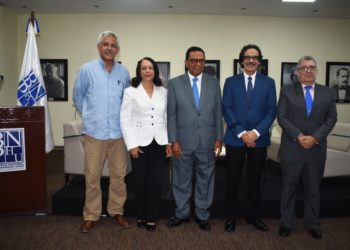 Intelectuales destacan carácter inamovible el Himno Nacional y rechazan cualquier intento de modificarlo