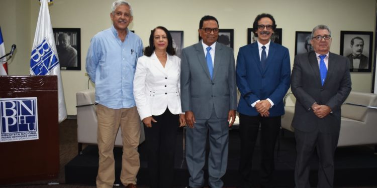 Intelectuales destacan carácter inamovible el Himno Nacional y rechazan cualquier intento de modificarlo