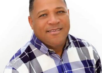 Muere una persona en lancha familiar que naufragó en Costa del Castillo en Puerto Plata