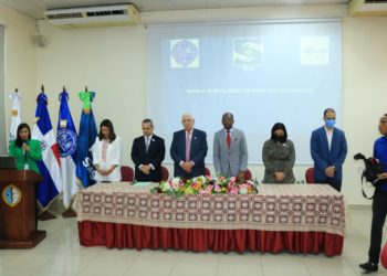 CAID y SNS capacitan odontólogos en manejo de niños especiales