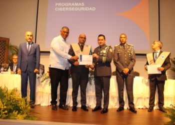Un total de18 agentes policiales son investidos como nuevos defensores de la Ciberseguridad