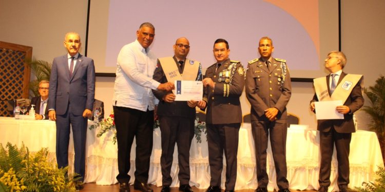 Un total de18 agentes policiales son investidos como nuevos defensores de la Ciberseguridad