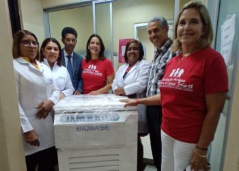 Hospital Robert Reid Cabral recibe equipo de centrífuga refrigerado por parte de FACCI