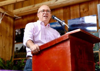 Francisco Dominguez Brito: “El gobierno está como barco a la deriva, con un capitán desorientado”