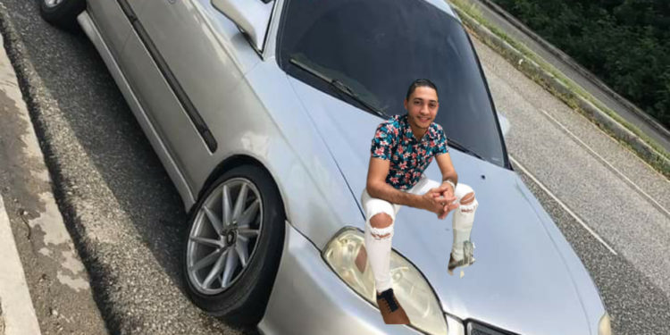 Encuentran en «La Piñita» Cotui, vehículo en qué se transportaba Frederik Pérez, antes de ser asesinado