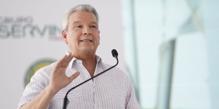 Macarrulla solicita licencia como Ministro de la Presidencia tras acusación de su hijo en caso Medusa