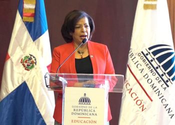 Ministerio de Educación imparte taller sobre el impacto del programa de inglés como segunda lengua