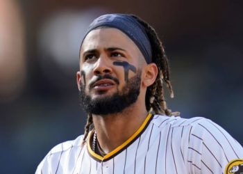 Tatis realiza prácticas de bateo; apunta a finales de agosto