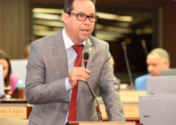 Diputado del PRM favorece Abinader cambie funcionarios; dice Chú Vázquez debe ser el primero