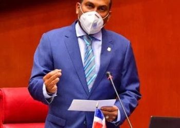 Senador por Dajabón denuncia militares cobran peajes a los haitianos