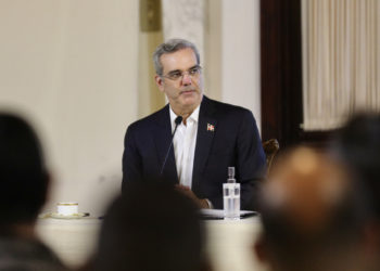 Presidente Abinader se reintegra a sus labores luego de asistir a toma posesión de Gustavo Petro